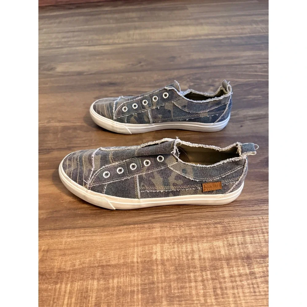 Corkys Womens Camouflage Distressed Canvas Slip On Sneakers‎ Shoes Size Unknown
